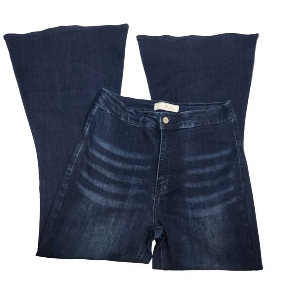 Women's KanCan Dark Wash Ultra High Rise Extreme Flare Leg Jeans Size 11/29 - Picture 1 of 4